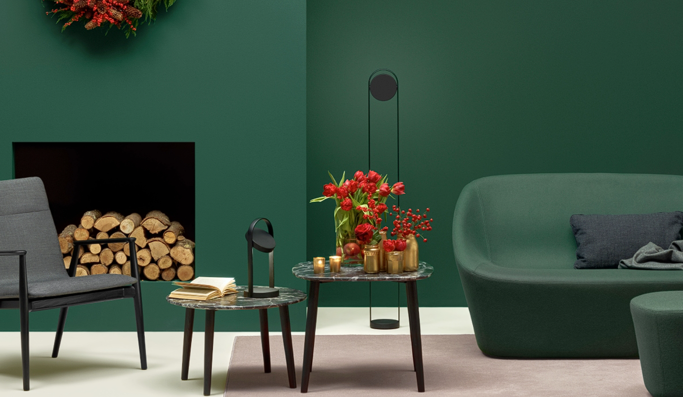 Zdjęcie przedstawia unikalny salon połączony z sypialnią.